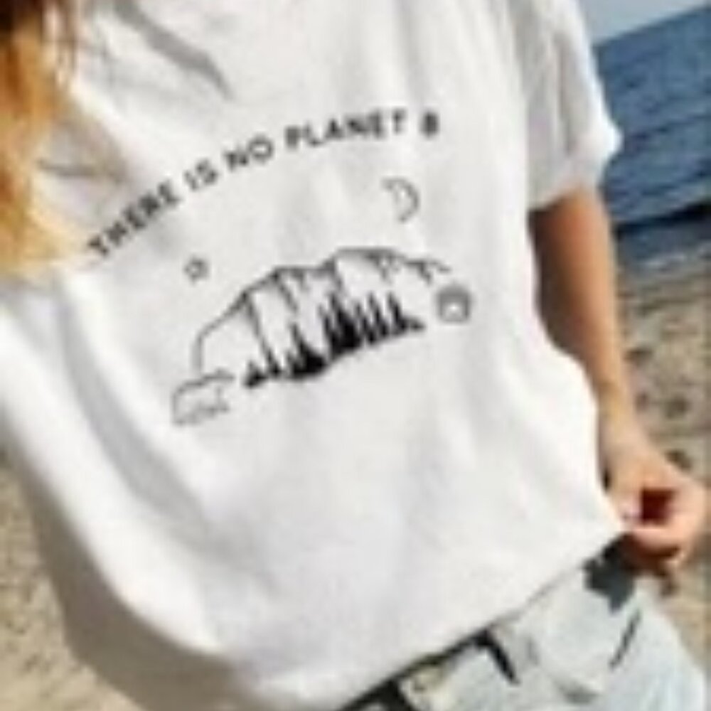 3/$15 There Is No Planet B Pink Tshirt Women’s Size M‎